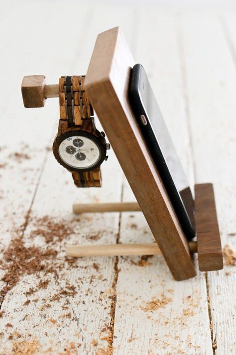 DIY Cell Phone Stand and Accessory Holder - easy to make, wonderful to gift. #InteriorPlanningIdeas Diy Cell Phone Stand, Diy Phone Stand, Desk Phone Holder, Accessory Holder, Watch Stand, Small Woodworking Projects, Learn Woodworking, Cell Phone Stand, Diy Holz