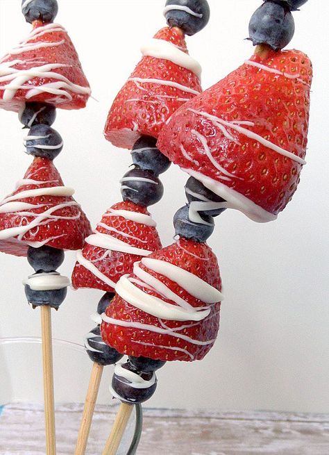 Pin for Later: 20 Berrylicious, Kid-Friendly Recipes For Summer Chocolate Berry Skewers Seven Alive gives her fruit skewers a light chocolate drizzle for a sweet but healthy treat.  Source: Seven Alive Berry Skewers, Sandwich Skewers, Baby Alive Food, Cut Strawberries, Recipes For Summer, Fruit Skewers, Baby & Toddler Food, Blue Berries, Strawberry Cake Recipes