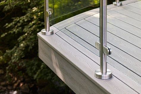 Gravel Path - Trex Transcend® - Arbordeck Trex Transcend, Composite Decking Boards, Modern Balcony, Woodgrain Pattern, Gravel Path, Deck Boards, Composite Decking, Wood Grain, Nature Inspiration