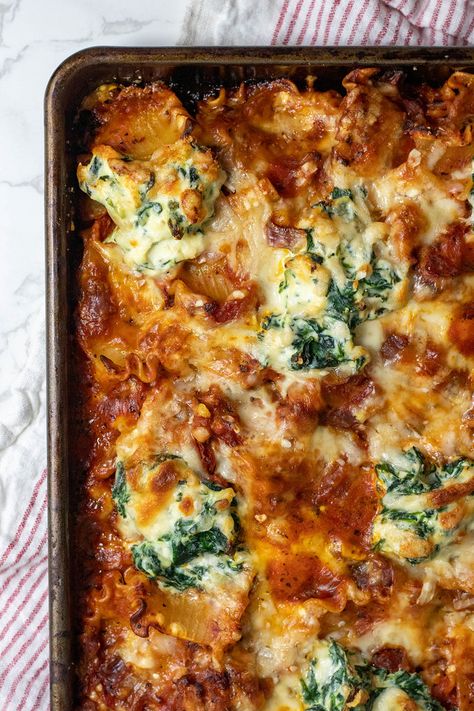 Layerless Lasagna, Crispy Lasagna, Sheet Pan Lasagna, Pan Lasagna, Pasta Makers, Giada De Laurentiis, Spinach And Cheese, Sheet Pan Dinners, Sheet Pan Recipes