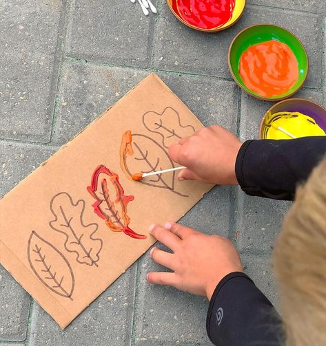 Fine Motor Fall Activities For Toddlers, Colors For Painting, Fall Activities For Toddlers, Preschool Prep, Preschool Fine Motor Activities, Toddler Themes, Fine Motor Activity, Fall Preschool Activities, Leaf Outline