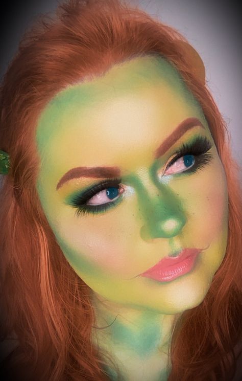 Fiona From Shrek Makeup, Shrek Fiona Makeup, Fiona Makeup Shrek, Princess Fiona Makeup, Ogre Makeup, Diy Fiona Costume Shrek, Shrek Makeup Ideas, Green Costume Ideas For Women, Fiona Makeup