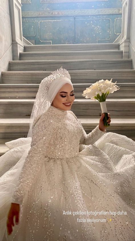 Muslim Wedding Dress Hijab Bride, Wedding Dress Hijab, Married Advice, White Weddings Reception, Muslimah Wedding Dress, Muslimah Wedding, Muslim Wedding Dress, Hijab Bride, Wedding Picture Poses