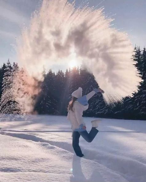 Snow Photography Ideas, Winter Portraits Photography, Winter Photo Shoot, Snow Photoshoot, Travel Pose, Winter Portraits, Travel Picture Ideas, Snow Pictures, Snow Photography