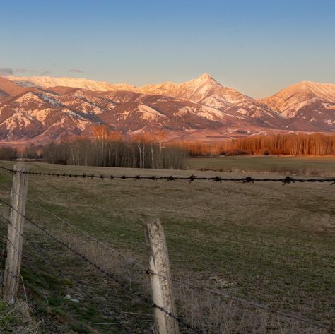 We are getting all the early spring feels in Bozeman with a little snow on the Bridgers and a beautiful sunset. #montana #springtime #bigskycountry #visitmt #visitmontana #bozeman #bridgermountains #bozemanmt #sunset #alpenglow #springinmontana #mountainphotography #barbwire #montanaranch #visitbozeman #visitbzn Montana Spring, 2025 Manifestation, Spring Feels, Visit Montana, Montana Ranch, Bozeman Mt, Montana State, Bozeman Montana, I Love America