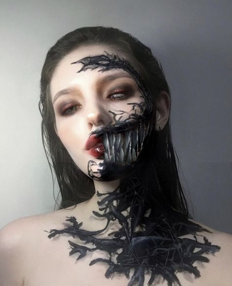 How dope this is #venom2018 #painting #paintideas 🕸🕷🖤 Venom Halloween Makeup, Venom Face Paint, Mythical Makeup, Venom Makeup, Venom Halloween Costume, Facepaint Halloween, Halloween Women Makeup, Venom Cosplay, Venom Costume