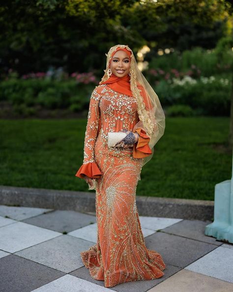 Mashallah @aiissatouuu 🌟 • • • 💄: @facedbymasa 🤚🏽: @hennabyheinda 📸: @casowrld 👗: @vspangles #bride #bridal #bridalbeauty #bridalmakeup #bridalswithreyh #hijab #hijabi #muslimah #muslimwedding #nikkah #nigerianwedding #nigerianwedding #lagoswedding Hijab Styles For Brides, Nikkah Dress African, Nikkah Outfit Hijab, African Eid Dresses, Hijabi Prom, Hijabi Soiree, Hijabi Wedding Dress, Muslim Prom Dress, Classy Wedding Guest Dresses