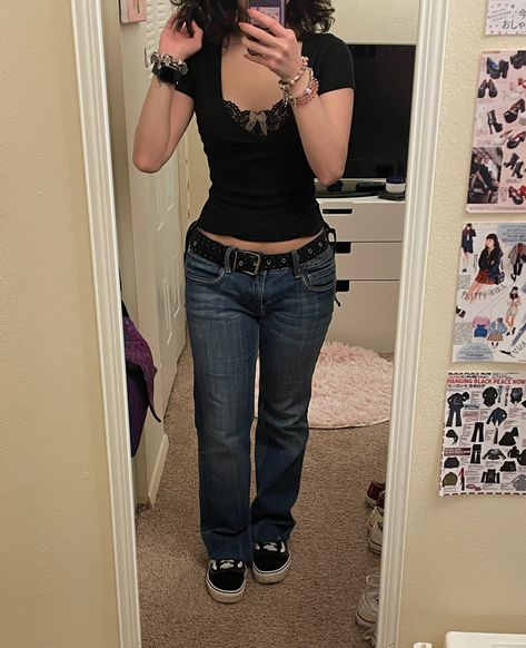 Deftones Inspired Outfit, Low Rise Flare Jeans Outfit Y2k, Edgy Y2k Outfits, Y2k Style Mid-rise Flare Jeans, Low Waisted Flare Jeans Outfit Y2k, Low Rise Flared Jeans Outfit 2000s, Y2k Style Dark Wash Mid-rise Flare Jeans, Low Rise Jeans Outfit, Flare Jean Outfit