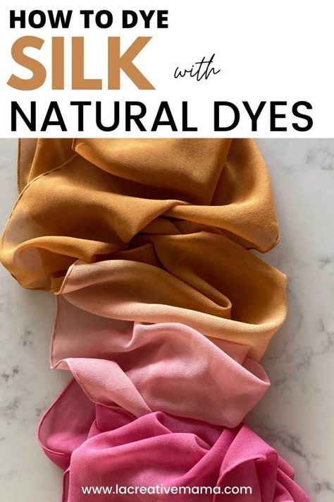 How to dye silk (with natural dyes) - La creative mama Silk Yarn Projects, Types Of Silk Fabric, Free Applique Patterns, Fabric Dyeing Techniques, Eco Dyeing, Silk Clothing, Diy Fabric Crafts, Diy Textiles, Fabric Photography