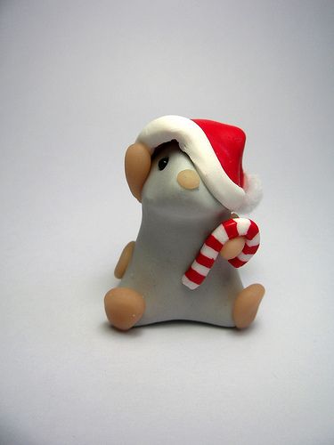 Santa Mouse | This wee mouse's hat is just too big for him! | Kirsten Miller | Flickr Christmas Fondant, Santa Mouse, Pasta Cake, Clay Christmas Decorations, Christmas Mice, Xmas Cake, Polymer Clay Figures, Christmas Clay, Polymer Clay Christmas