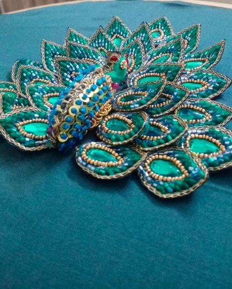 Peacock brooch work by students. #aariworkclassonline #aaridesigns #aariclasstamil #aaribasictoadvance Brooch Work, Peacock Motifs, Peacock Brooch, Fabric Work, Fabric, Quick Saves