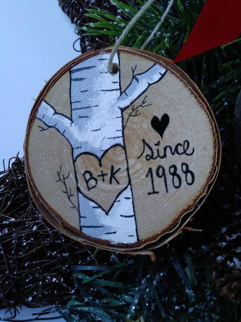 Christmas Driftwood, Personal Ornaments, Table Plates, Tre Kunst, Plant Wedding, Great Anniversary Gifts, Wood Slice Crafts, Wood Slice Art, Diy Gifts For Him