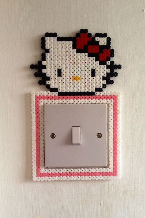 Hello kitty Kitty Room, Hamma Beads Ideas, Easy Perler Bead Patterns, Pearl Beads Pattern, Easy Perler Beads Ideas, Hello Kitty Crafts, Hama Beads Design, Perler Bead Templates, Diy Perler Bead Crafts