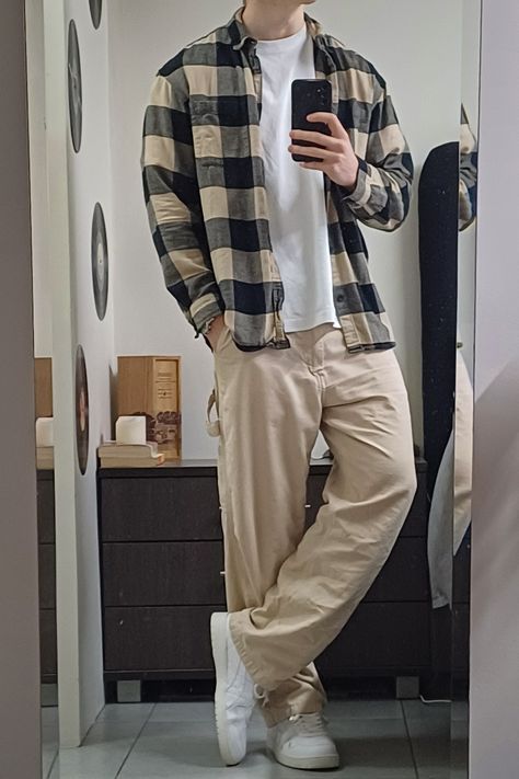 Baggy Man Style, Simple Clothing Style Men, Style For Men Aesthetic, Autumn Outfits For Men Casual, Man Fits Aesthetic, Fashion Outfits For Men Casual, Cargoes Outfit Men, Style Inspiration Mens Casual, Korean Guy Fashion Aesthetic