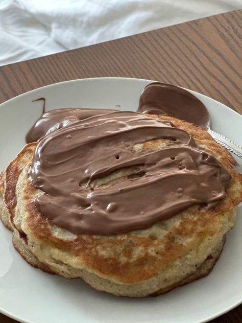 Nutella And Pancakes, Nutella Pancakes Aesthetic, Tortilla With Nutella, Pancake Nutella, Chrome Wallpaper, Pancakes Nutella, Nutella Breakfast, Healthy Nutella, Nutella Pancakes