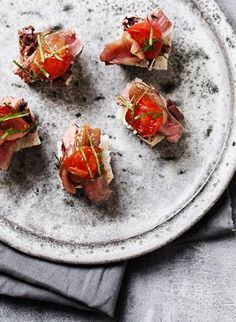 canapes Canapes Recipes, Photography Food Styling, Food Photography Inspiration, Photography Food, Home Design Ideas, Small Bites, Wedding Food, Food Styling, Food Photo