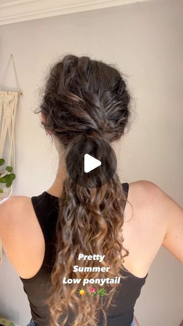 Jennie 🌷 | Curly Hair Care and Simple Hairstyle Tutorials on Instagram: "Who likes a low ponytail? I used to hate them, but now I’m in love 🥰   What’s your favourite hairstyle in the summer? Let me know in the comments ☀️   #summerhairstyles #summerponytail #lowponytail #ponytail #styleinspiration #hairstyleinspo #curlyhair #curlyhairstyles" Hairstyles For Fluffy Hair, Curly Hair Low Ponytail, Curly Low Ponytail, Curly Hair Ponytail Styles, Low Curly Ponytail, Summer Ponytail, Curly Hair Ponytail, Simple Hairstyle, Casual Makeup