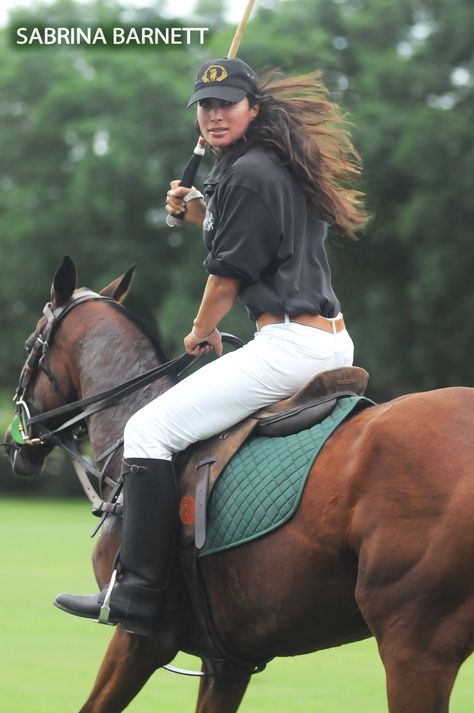 SABRINA BARNETT POLO PRACTICE IN PALM BEACH Hunting Fashion, Horse Riding Outfit, Polo Horse, Polo Team, Sport Of Kings, Polo Women, Majestic Horse, Equestrian Sports, Equestrian Life