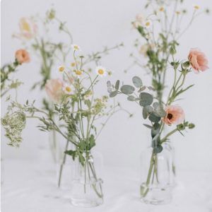 Table Decorations Casual, Elegant Eclectic Wedding, Wild Flower Table Decorations, Simple Wedding Table Flowers, Bud Vase Flowers, Pretty Wedding Centerpieces, Native Poppy, Bud Vases Wedding, Bud Vases Arrangements