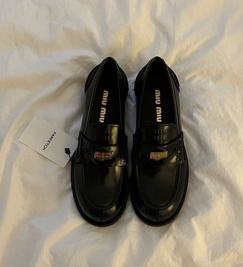 Miu Miu Loafers, Miu Miu Heels, Birkenstock Outfit, Classy Summer Outfits, Loafers Outfit, Shoe Wishlist, Miu Miu Shoes, Aesthetic Shoes, Fall Shoes