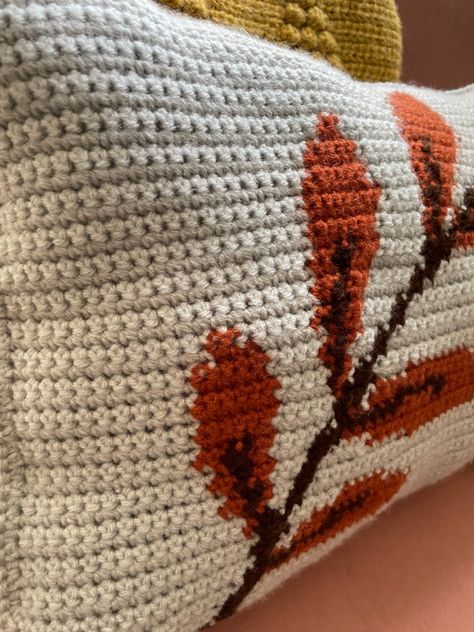 Leaf Pillow Crochet, Crochet Fall Pillow Covers, Crochet Fall Pillow, Fall Crochet Pillow, Autumn Crochet Pillow, Pumpkin Pillow Crochet, Thanksgiving Crochet Patterns, Fall Pillow Covers, Leaves Crochet