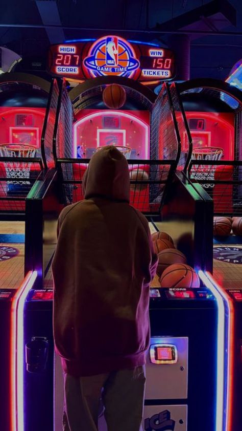 Arcade Aesthetic Korean, Arcade Basketball Aesthetic, Game Arcade Aesthetic, Arcade Game Aesthetic, Arcade Aesthetic Friends, 90s Arcade Aesthetic, Arcade Games Aesthetic, Gamer Boy Aesthetic, Gamer Boys Aesthetic