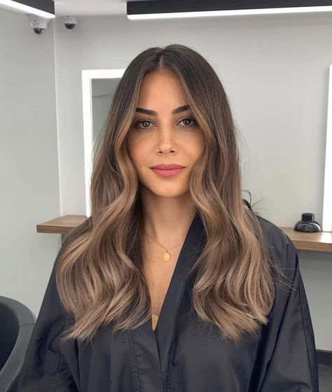 Brunette With Neutral Highlights, Minimal Balayage, Freelance Balayage, Blonde To Brunette Transformation, Rambut Brunette, Hair Contouring, Brown Hair Looks, Brown Hair Inspo, Brunette Hair With Highlights