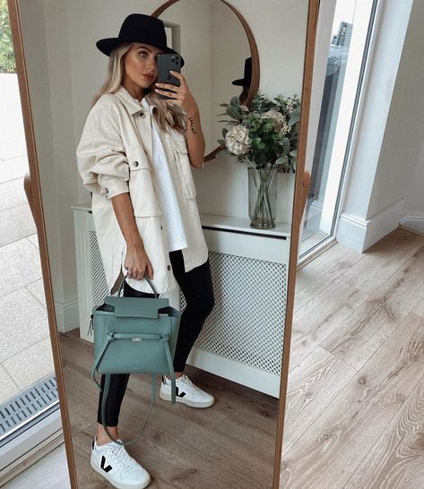 Cream Shacket Outfit Women, Cream Shacket Outfit, Rosie Connolly, Zara Shacket, Shacket Outfit Women, Shacket Outfit, Winter Mode, Zara Fashion, Style Inspiration Winter