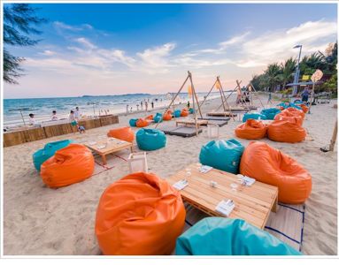 7 Imaginative Seating Ideas - JDC Events Urban Spaces Design, Food For Special Event, Marriott Resorts, Indoor Swing, Beach Events, Event Props, Beach Cafe, Outdoor Restaurant, Pool Bar