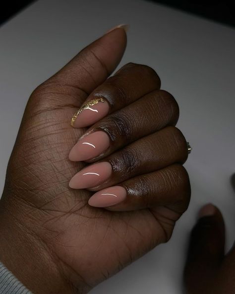 Structured Gel Manicure, Dark Skin Nail Polish, Short Nail Ideas, Sweet Like Honey, Stilleto Nails Designs, Hard Gel Nails, Fun Nail Colors, Pretty Toe Nails, Nude Nail Designs