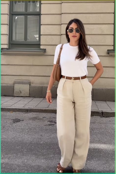 Summer House Party Outfit Casual, Apricot Trousers Outfit, Timeless Preppy Style, Normal Size Women Outfits, Casual Tailored Pants Outfit, Elevated Casual Outfits Women Summer, Beachy Business Casual, Outfit For Medium Size Women, Summer Slacks Outfit