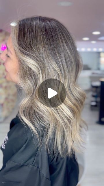 Andrea Aragon on Instagram: "¡Coméntame si consideras  que con este diseño de color luce más juvenil!!❤️🙌👌🙏 @kerastase_official @olaplex @alfaparfmilanopro_mexico  : : : : : : : : : : : :  : : : : : : : : :  : : : : : : : : : : : : . . .  : . . #balayage #balayagehighlights #balayageblonde #hairs #hairstyle #hairstylist #countoringhair #cabelloiluminado #contornoiluminado #cabello #coloristamexicana #rubios #rubiosperfectos #rubiosfrios #blondehair #blonde #cambiodelook #cabellocanoso #cortedecabello #cortedama #cabelloconcanas #efectodecolor" Aragon, Belleza Natural, Balayage, Blonde, On Instagram, Color, Instagram