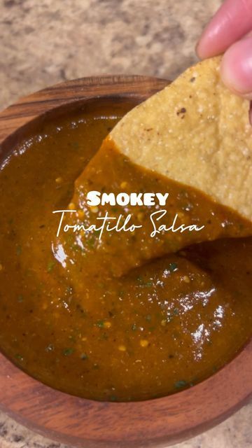 Daniela Lin 🌮🥟 Food & Travel ✈️ on Instagram: "🌶️✨I literally can drink this salsa 👩🏻‍🍳 Ingredients: 12-13 small tomatillos (14oz / 397 grams) 2 guajillo peppers 2 dried chipotle peppers 5 Chile de árbol (adjust to taste based on spice tolerance) 3 garlic cloves 1/4 cilantro bunch 1/2 - 1 tbsp chicken bouillon (optional) Salt to taste ✨Optional: Water for a runnier consistency if desired   👩🏻‍🏫How To: 1. Roast the tomatillos on a hot comal until charred, and their juices start to come out. 2. Remove the tomatillos from the comal. 3. Add the guajillo peppers, dried chipotle peppers, and Chile de árbol to the hot comal, until toasted. Ensure they don’t burns as they can turn the salsa bitter. 4. Once toasted, pour water on the chiles to to rehydrate them. 5. In a blender, combine a Roasted Salsa Recipe, Taco Bar Party, Roasted Salsa, Salsa Tomatillo, Chipotle Peppers, Salsa Recipes, Salsa Ingredients, Chicken Bouillon, Tomatillo Salsa