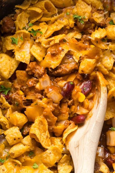 Best Crockpot Frito Pie: Simple & Easy 1 Crockpot Frito Pie, Chili With Ground Beef, Fritos Corn Chips, Slow Cooker Chili Recipe, Best Crockpot, Slow Cooker Casserole, Frito Pie, Slow Cooker Chili, Corn Chips