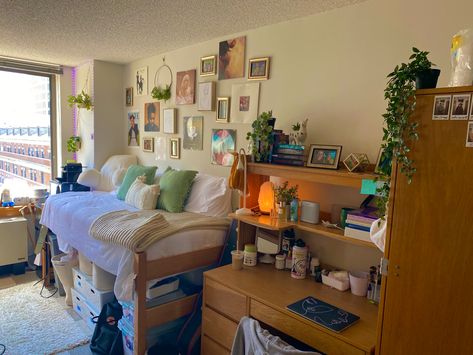 Dorm Planning, Dorm Room Layouts, College Dorm Room Inspiration, Dream Dorm Room, Cozy Dorm Room, Dorm Room Styles, Dorm Design, Dream Dorm, Dorm Sweet Dorm