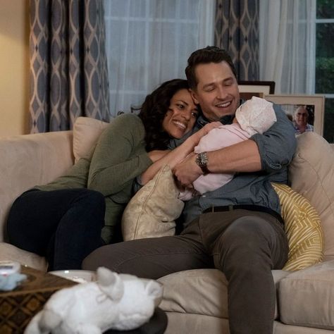 Manifest on Instagram: “Big smiles, Manifesters! An all-new episode of #Manifest starts now on @nbc.” Netflix Tv Series, Netflix Tv, All Things Work Together, 7th Heaven, Lizzie Mcguire, Vampire Diaries Cast, Character Quotes, Shows On Netflix, Television Show