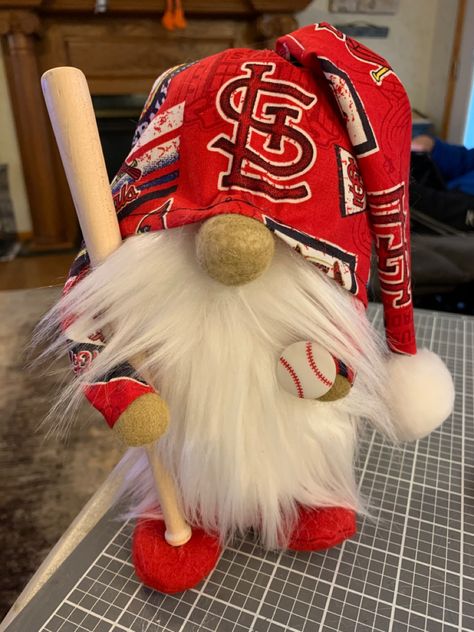 Baseball Gnomes Diy, Sports Gnomes, Baseball Gnome, Craft Gnomes, Themed Gnomes, Grinch Gnome, Football Gnome, Sock Gnomes, Primitive Christmas Decorating