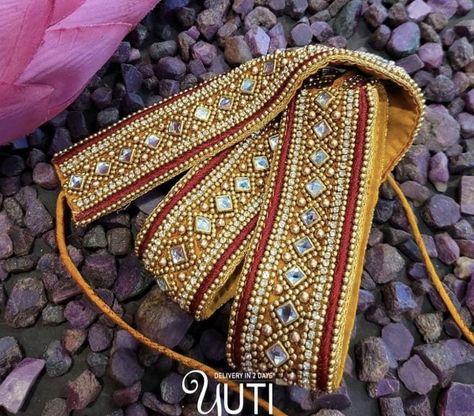 Hip Belt For Saree Aari Work, Maggam Work Belt Designs, Maggam Hip Belt For Saree, Aari Belt, Saree Belt Designs Diy, Hip Belt Aari Work, Aari Hip Belt Design, Aari Belt Design, Hip Belts For Pattu Sarees