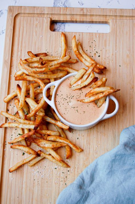 Truffle Fry & Burger Sauce Black Truffle Recipe, Truffle Oil Recipes, Truffle Burger, Truffle Sauce, Vegan Worcestershire Sauce, Salsa Sauce, Truffle Fries, Vegan Mayonnaise, Burger Sauce