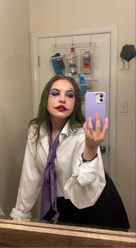 Joker For Halloween, Joker Costume Women Diy, Female Joker Halloween Costume Ideas, Masc Lesbian Joker Costume, Joker Easy Costume, Last Minute Joker Costume, Fem Joker Cosplay, Woman Joker Halloween, Joker Halloween Outfit Female