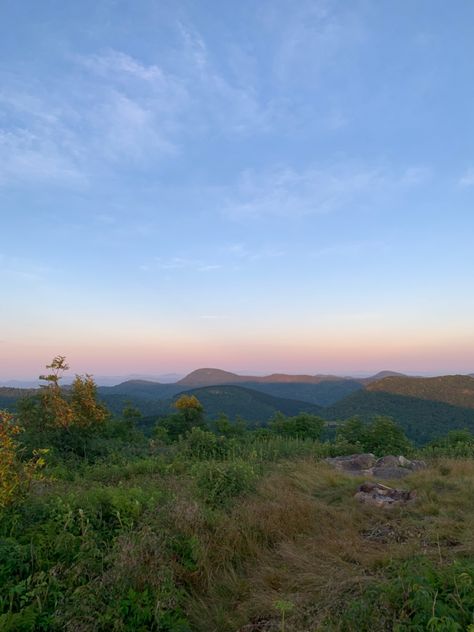 Appalachia Wedding, Nc Aesthetic, Tn Mountains, Blue Ridge Parkway Asheville, Blue Ridge Mountains North Carolina, Indigo Ridge, Mountains Aesthetic, Long Horn, Ends Of The Earth