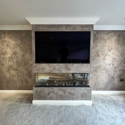 Venetian Plaster Media Wall, Venetian Plaster Walls Living Room, Venician Plaster Walls, Plaster Ideas, Venetian Plaster Walls, Polished Plaster, Self Build Houses, Lounge Interiors, Wall Panelling