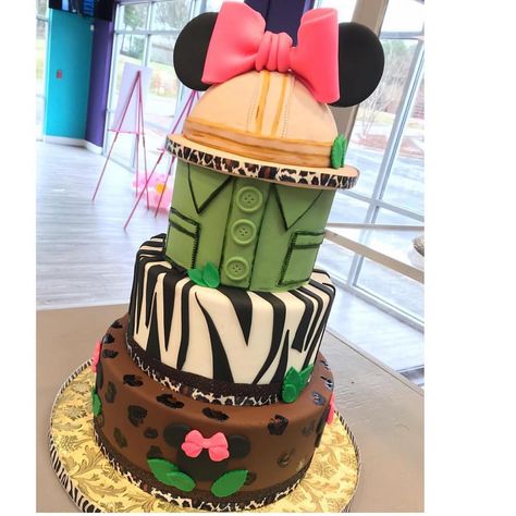 Minnie Mouse Safari Cake, Mickey Mouse Safari Smash Cake, Mickey Safari Smash Cake, Minnie Mouse Safari Party, Minnie Safari Birthday, Mickey Mouse Safari Cake Topper, Girl Farm Birthday Party, Girls Farm Birthday, Safari Cupcakes