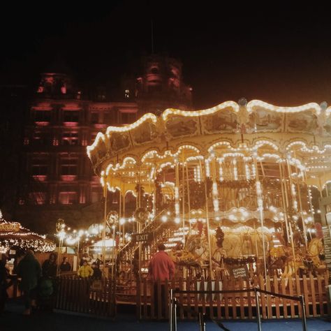 Edinburgh Winter Aesthetic, Edinburgh Aesthetic Christmas, Christmas Edinburgh, Edinburgh Xmas Market, Christmas Markets Edinburgh, Christmas Markets Manchester, Scotland Christmas, Christmas In Scotland, Edinburgh Aesthetic