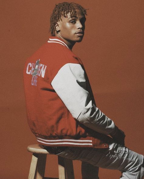 Collab Photoshoot Ideas, 90s Photoshoot Men, Men Studio Photoshoot Poses, Varsity Jacket Photoshoot Men, Mens Birthday Photoshoot, Photoshoot For Guys, Photoshoot Ideas Men Creative, Black Man Photoshoot Ideas, Y2k Photoshoot Ideas Men