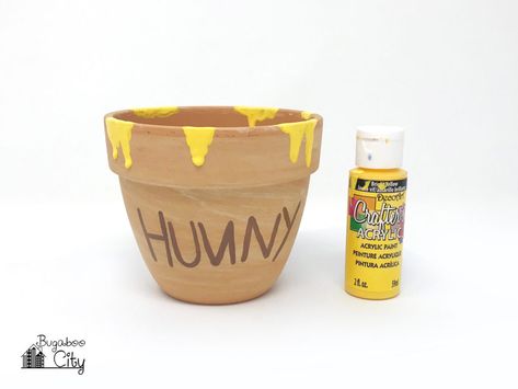 Winnie The Pooh Honey Pot, Pooh Honey Pot, Winnie The Pooh Decor, Centerpieces Party, Centerpiece Craft, Winnie The Pooh Honey, Honey Pots, Winnie The Pooh Themes, Honey Diy