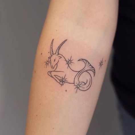 Zodiac Tattoos Capricorn, Astrological Tattoos, Capricorn Sign Tattoo, Capricorn Tattoos, Small Tattoos Ideas, Astrology Tattoo, Tarot Tattoo, Capricorn Season, Horoscope Tattoos