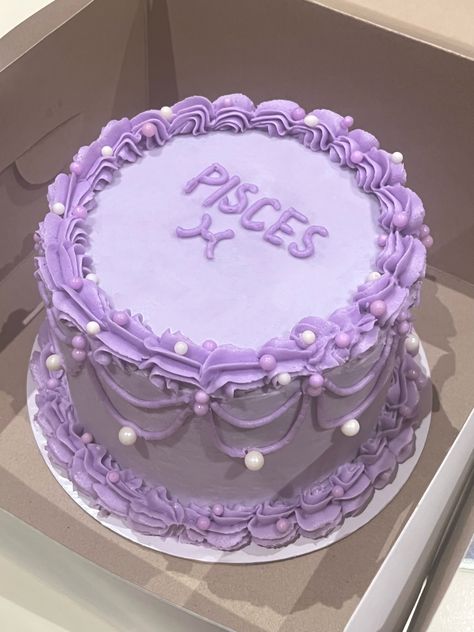 Lilac Birthday Cake, Pisces Cake, 18th Photoshoot, Purple Cakes Birthday, Circle Cake, Candy Birthday Cakes, Lavender Cake, 60th Birthday Cakes, Purple Cakes