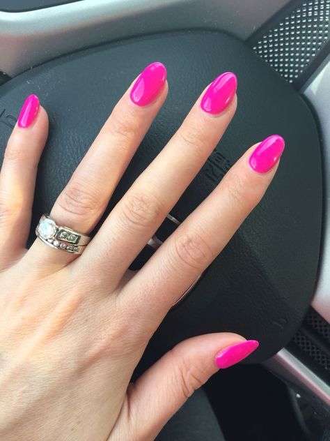 s Oval Spring Nails, Pink Oval Nails, Oval Acrylic Nails, Bright Pink Nails, Nails Oval, Spring Break Nails, Broken Nails, Simple Acrylic Nails, Bright Nails