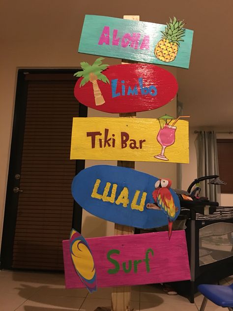 Hawaiian Baby Showers, Hawaii Theme, Hawaiian Bbq, Aloha Party, Hawaiian Party Decorations, Hawaiian Christmas, Hawaii Party, Luau Theme Party, Hawaiian Birthday Party